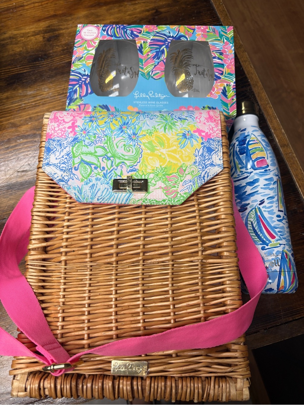 Lilly Pulitzer Cheek To‎ Cheek Wine Basket, wine glssses, and water bottle